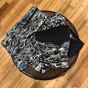 Lululemon mid-rise running leggings with side pockets in black/white camo print